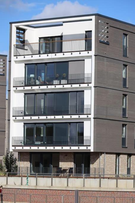 Allerinsel - Appartement Am Celler Yachthafen Ngoại thất bức ảnh